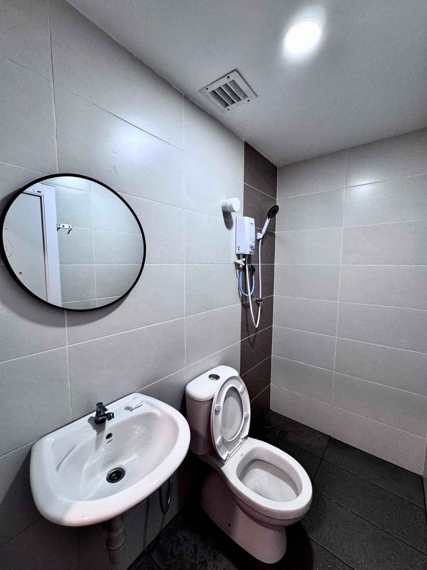 Aero Star Hotel Серембан Екстериор снимка